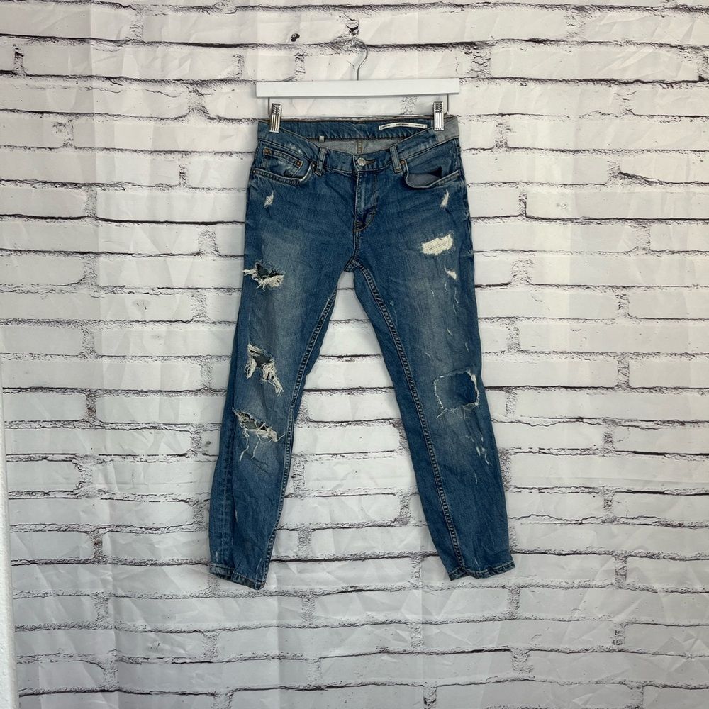 Zara Cropped Straight Leg Jeans Size 4 Medium Wash Distressed Ripped Capri Y2K